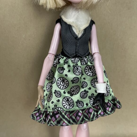 EVER AFTER HIGH Doll Bunny Blanc Doll 2012 Mattel - Picture 5 of 9